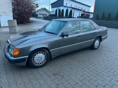 Gebraucht Mercedes E260 160 PS (117 kW) 1990 Grau Limousine