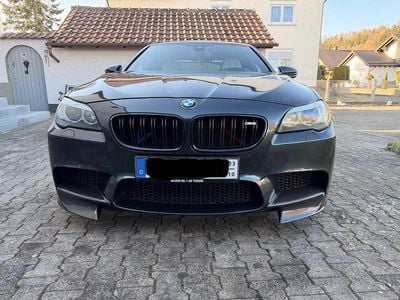 Begagnad BMW M5 Performance 560 HK (411 kW) 2013 Grå Sedan