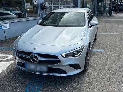 Second-hand Mercedes CLA250e Shooting Brake 218 CP (160 kW) 2022 Argintiu Break