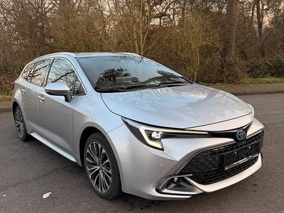 Gebraucht Toyota Corolla Team 196 PS (144 kW) 2023 Silber Kombi
