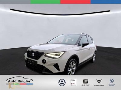 Candy weiss Gebraucht 2023 Seat Arona FR SUV | 18.380 € (Fairer Preis)