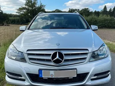 Gebraucht Mercedes C220 Avantgarde 170 PS (125 kW) 2014 Silber Limousine