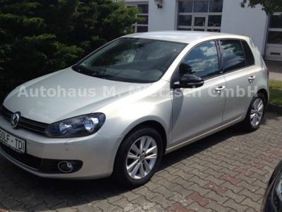 Gebraucht VW Golf VII Style 105 PS (77 kW) 2012 Silber metallic Limousine
