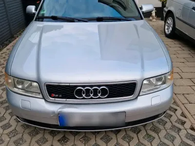 Gebraucht Audi A4 125 PS (91 kW) 2000 Silber Limousine