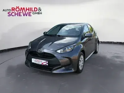 Gebraucht Toyota Yaris Comfort 72 PS (52 kW) 2021 Grau Kleinwagen