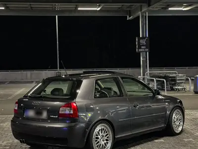 Gebraucht Audi A3 Design 210 PS (154 kW) 2026 Grau Kleinwagen