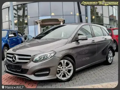 Gebraucht Mercedes B180 Urban 109 PS (80 kW) 2015 Grau Kleinwagen