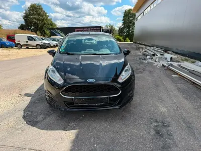 Gebraucht Ford Fiesta Celebration 80 PS (58 kW) 2017 Schwarz Kleinwagen