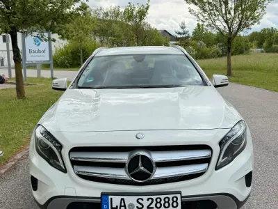 Używany Mercedes GLA180 108 KM (79 kW) 2017 Biały SUV