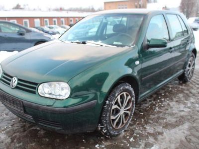 Grün Gebraucht 2002 VW Golf Limousine | 2.999 € (Etwas zu teuer)