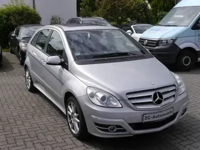 Gebraucht Mercedes B180 116 PS (85 kW) 2009 Silber Van / Kleinbus