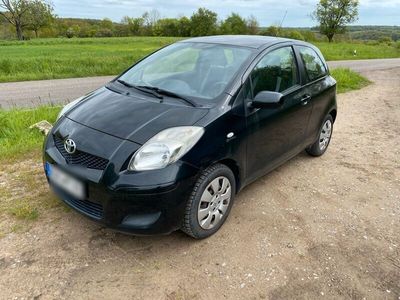 gebraucht Toyota Yaris 1,3 100PS TÜV Neu