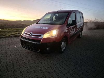 Farbe rot ardent/deckende Gebraucht 2012 Citroën Berlingo Van / Kleinbus | 1.690 € (Etwas zu teuer)