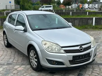 Gebraucht Opel Astra Catch Me 116 PS (85 kW) 2007 Silber Limousine