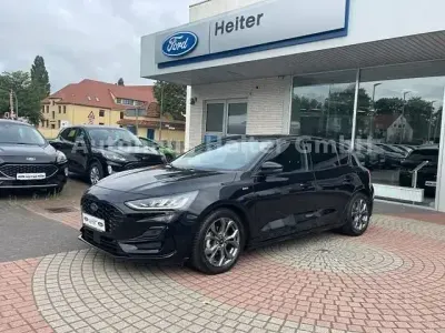 Gebraucht Ford Focus ST-Line 155 PS (114 kW) 2025 Schwarz Limousine