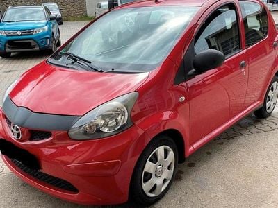 Second-hand Toyota Aygo 68 CP (50 kW) 2007 Roșu Hatchback
