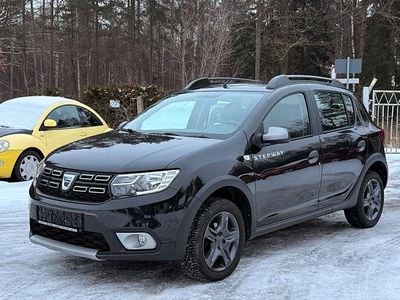 Schwarz Gebraucht 2017 Dacia Sandero Celebration Kleinwagen | 8.699 € (Fairer Preis)