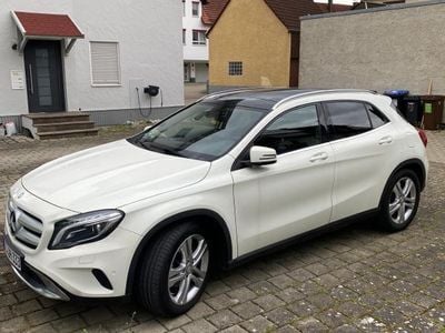 Mercedes GLA220