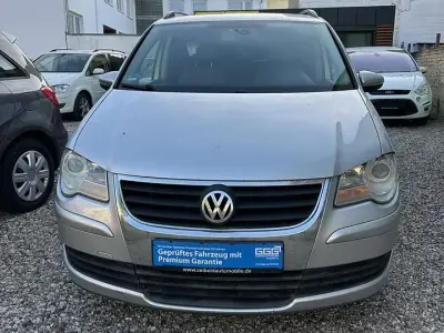 Gebraucht VW Touran Trendline 140 PS (102 kW) 2010 Reflexsilber metallic Van / Kleinbus