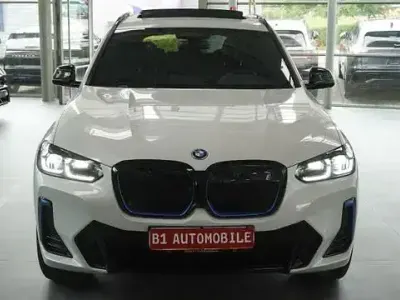 Gebraucht BMW iX3 M Sport 264 kW (360 PS) 2024 Weiß SUV