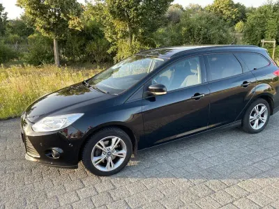 Gebraucht Ford Focus Champions Edition 125 PS (91 kW) 2013 Schwarz Kombi