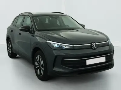 Gebraucht VW Tiguan Life 150 PS (110 kW) 2025 Grau (gris dauphin) SUV