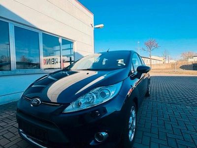 Gebraucht Ford Fiesta 70 PS (51 kW) 2011 Blau Kleinwagen