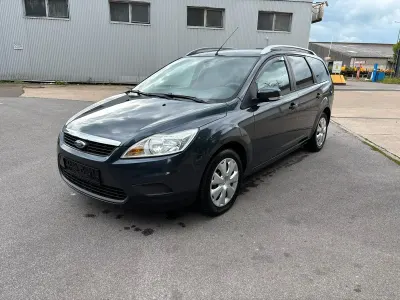 Gebraucht Ford Focus 109 PS (80 kW) 2011 Grau Kombi