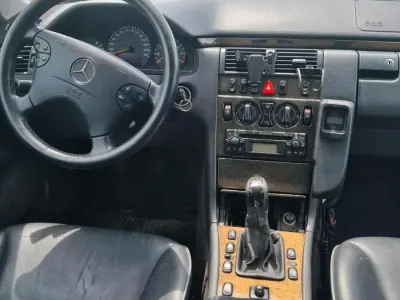Gebraucht Mercedes E240 Avantgarde 170 PS (125 kW) 2002 Schwarz Kombi
