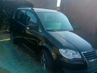 Gebraucht VW Touran 105 PS (77 kW) 2008 Schwarz Van / Kleinbus