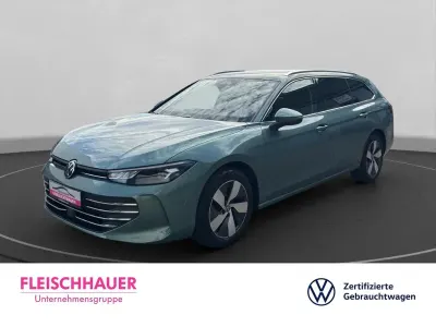 Gebraucht VW Passat Business 150 PS (110 kW) 2025 Gruen Kombi