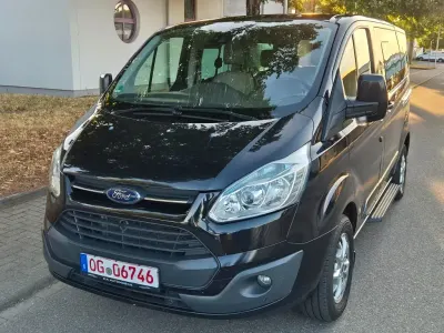 Gebraucht Ford Tourneo 155 PS (114 kW) 2013 Schwarz Van / Kleinbus
