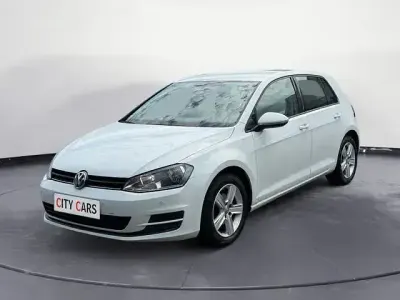 Gebraucht VW Golf VII Comfortline 110 PS (80 kW) 2015 Pure white Limousine