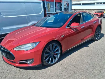 Brugt Tesla Model S 311 kW (423 HK) 2016 Rød Hatchback