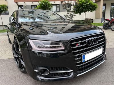 Audi S8
