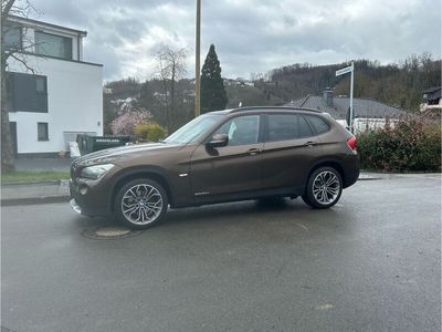 gebraucht BMW X1 SDrive 20d 2.0. Diesel 18 Zoll Felgen TÜV Neu