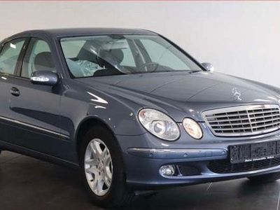 Usata Mercedes E280 Elegance 231 CV (169 kW) 2005 Blu Berlina