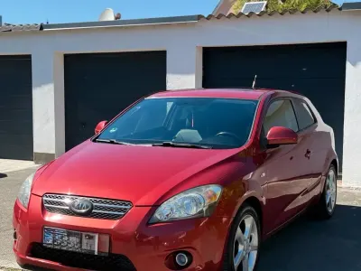 Gebraucht Kia Ceed 143 PS (105 kW) 2009 Rot Kleinwagen