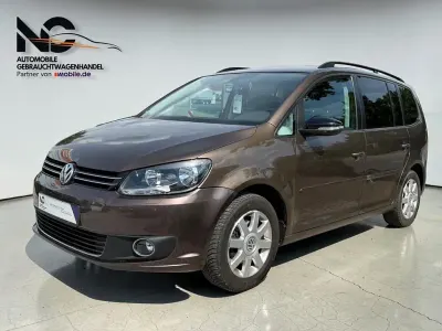 Gebraucht VW Touran Match 105 PS (77 kW) 2013 Braun Van / Kleinbus