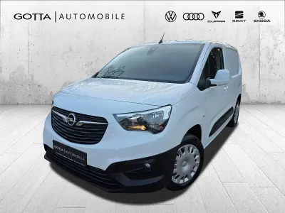 Używany Opel Combo Edition 131 KM (96 kW) 2021 Biały Minivan
