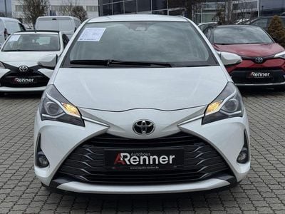 Gebraucht Toyota Yaris Club 111 PS (81 kW) 2019 Weiß Limousine
