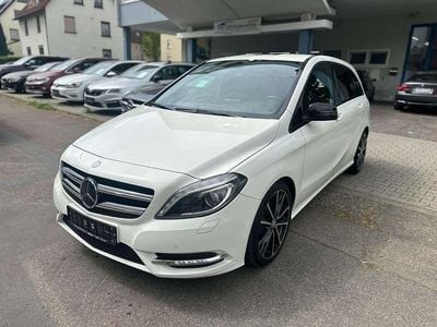 Usata Mercedes B180 AMG line 122 CV (89 kW) 2013 Bianco Monovolume