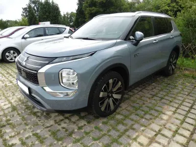 Gebraucht Mitsubishi Outlander P-HEV Edition 136 PS (100 kW) 2025 Mondstein grau (m) SUV