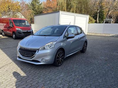 Silber Gebraucht 2014 Peugeot 208 Allure Kleinwagen | 5.900 € (Fairer Preis)