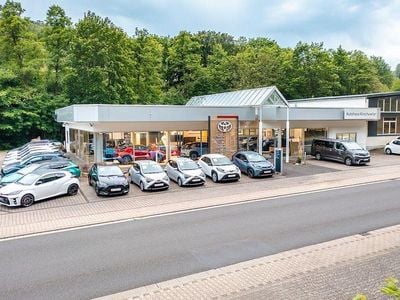 Neu Toyota Sienna XLE 247 PS (181 kW) 2026 Schwarz Van / Kleinbus