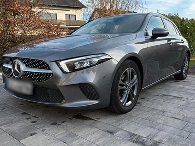 Gebraucht Mercedes A180 Progressive 136 PS (100 kW) 2020 Grau Kleinwagen