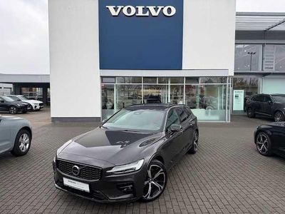 Gebraucht Volvo V60 145 PS (106 kW) 2025 Kombi