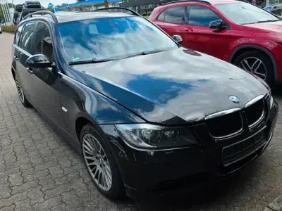 Gebraucht BMW 320 163 PS (119 kW) 2006 Schwarz Kombi