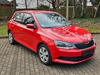 Rot Gebraucht 2016 Skoda Fabia Kleinwagen | 7.499 € (Fairer Preis)