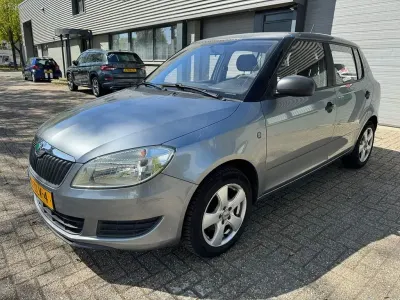 Gebraucht Skoda Fabia 86 PS (63 kW) 2013 Grau Limousine